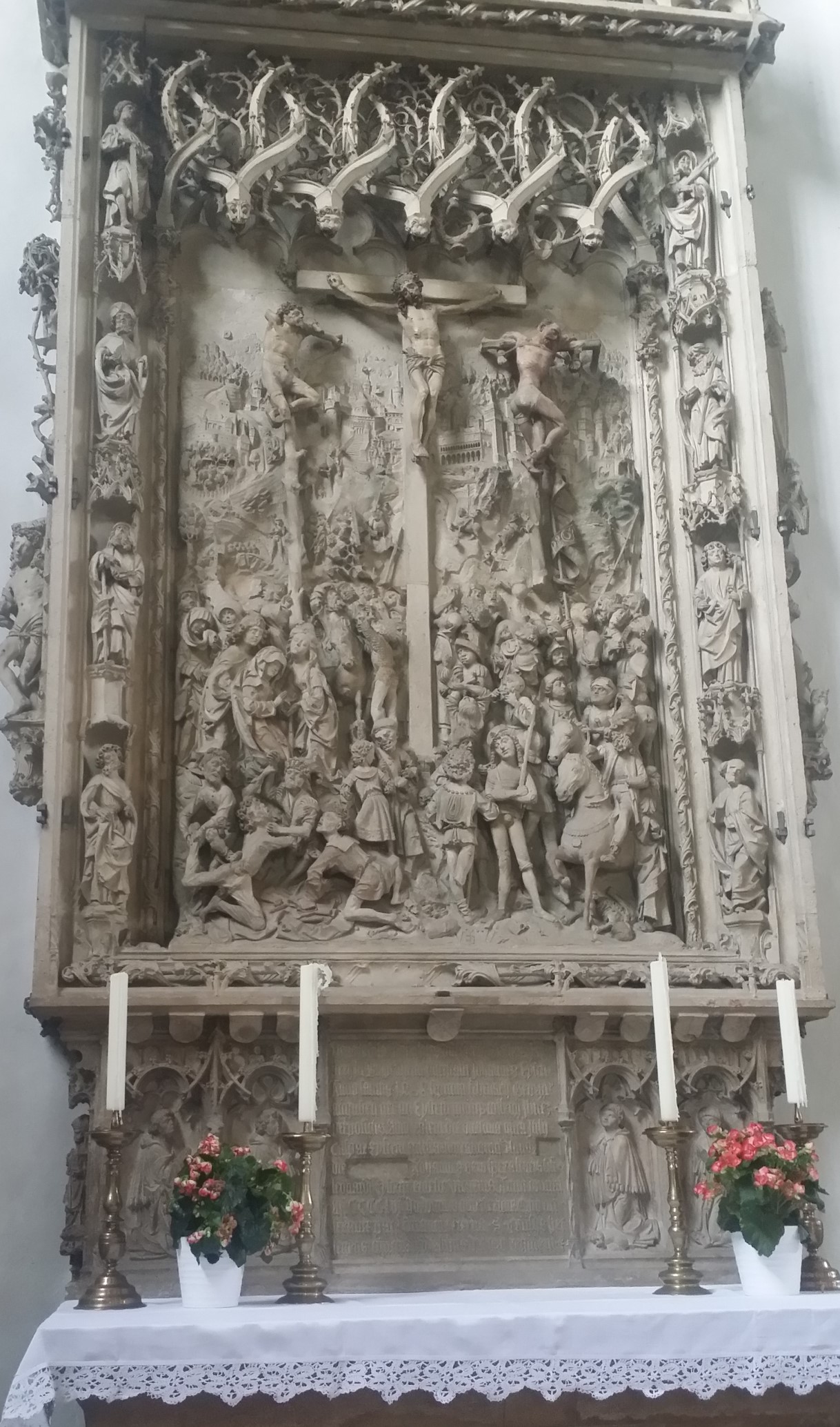 Светлые известняки в облицовке фасадов зданий